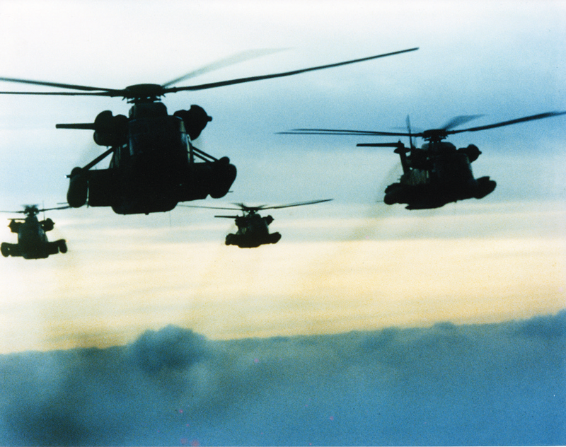 Illustration for article titled Desert Storm's Opening Shots Came From This Daring Helicopter Raid 25 Years Ago Today